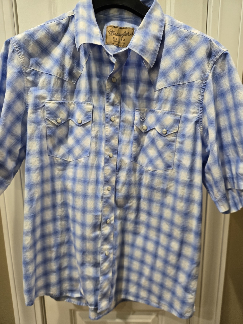 Wrangler Men’s Light Blue Plaid Short-Sleeve Pearl Snap Western Shirt